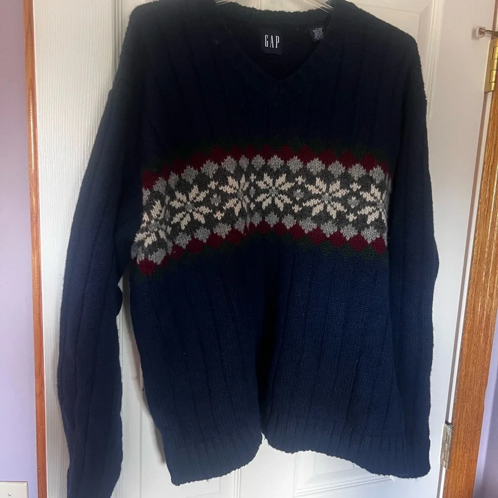 GAP‎ Shetland Wool V-Neck Sweater in Blue and Red Pattern Men's Large EUC